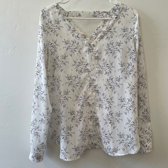 Loose fit patterned top - Picture 2 of 3